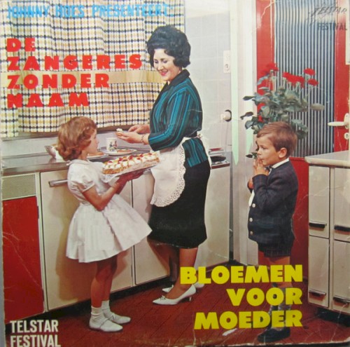 Johnny Hoes presenteert: Bloemen voor moeder