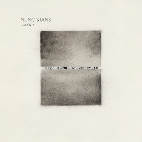 NUNC STANS