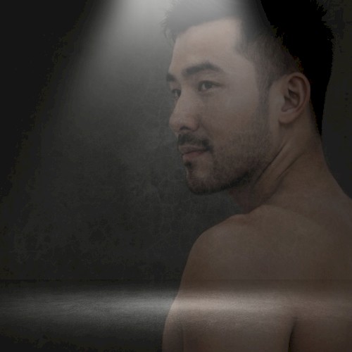 黑灰色
