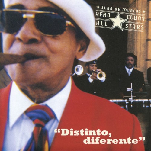 Distinto, diferente