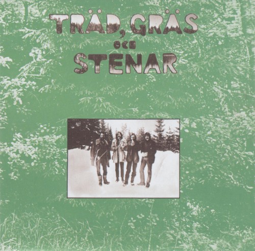 Träd, gräs och stenar