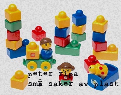 små saker av plast