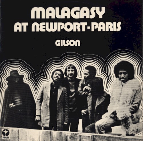 At Newport-Paris