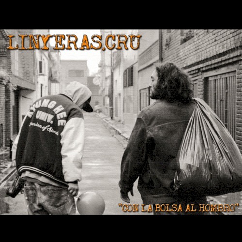 Con la bolsa al hombro