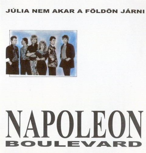 Júlia nem akar a földön járni