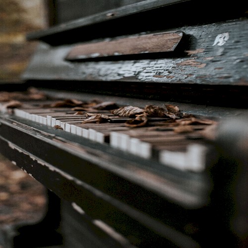 Dead Piano Music