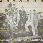 Bailando sobre los escombros